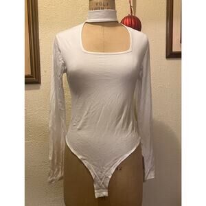 MANGOPOP Mock Neck Square Cutout Long Sleeve Bodysuit White NWT Size L